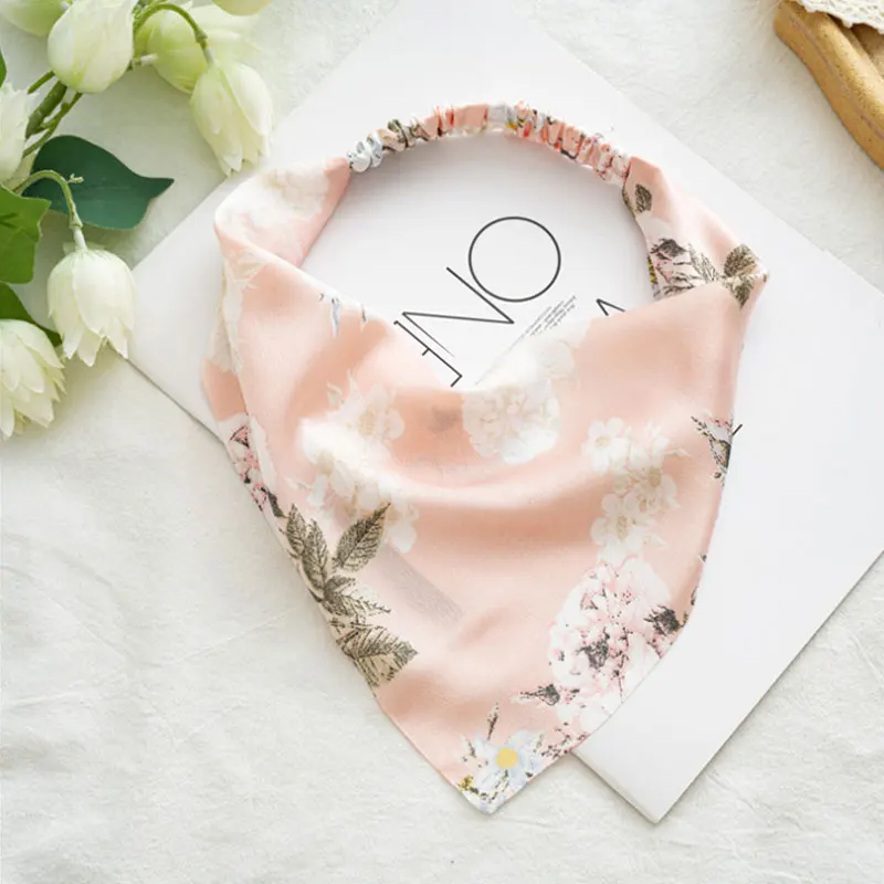 Nuova sciarpa per capelli a triangolo in chiffon floreale per