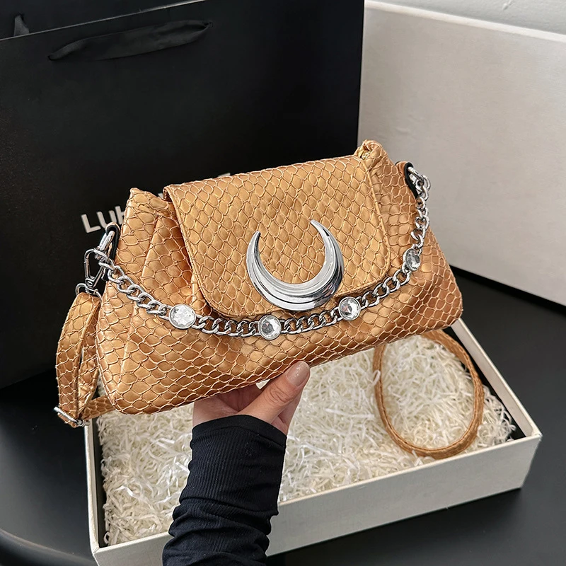 

Сумка на плечо женская с пряжкой в форме полумесяца, модный саквояж на цепочке из кожи, сумочка для подмышек с верхними ручками