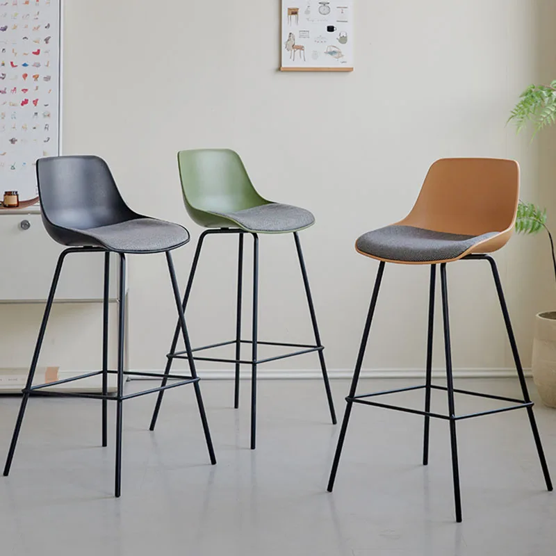 Рисунок 5 - Высокий стол, Европейский барный стул