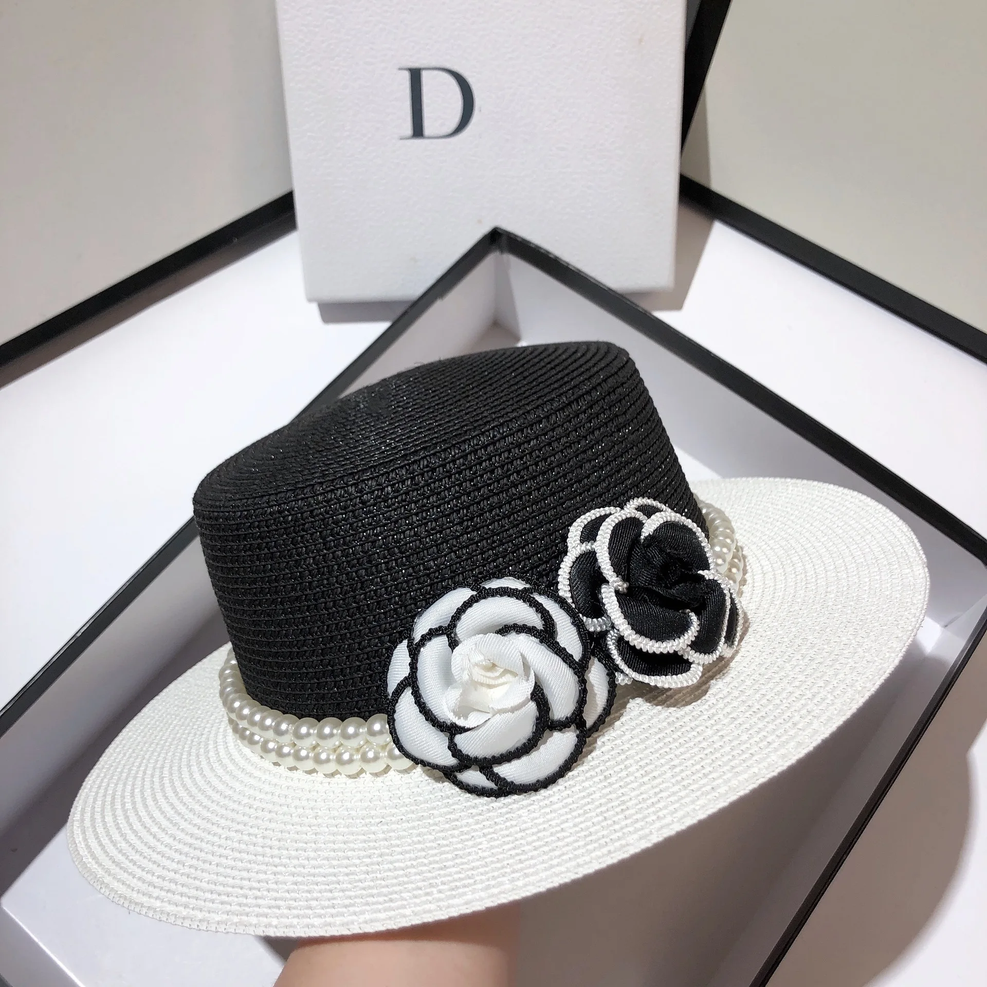 Fleur de Paris Women\'s Spring/Summer Straw Hat Designer French Paris fashion show small fragrant flower  main image 4