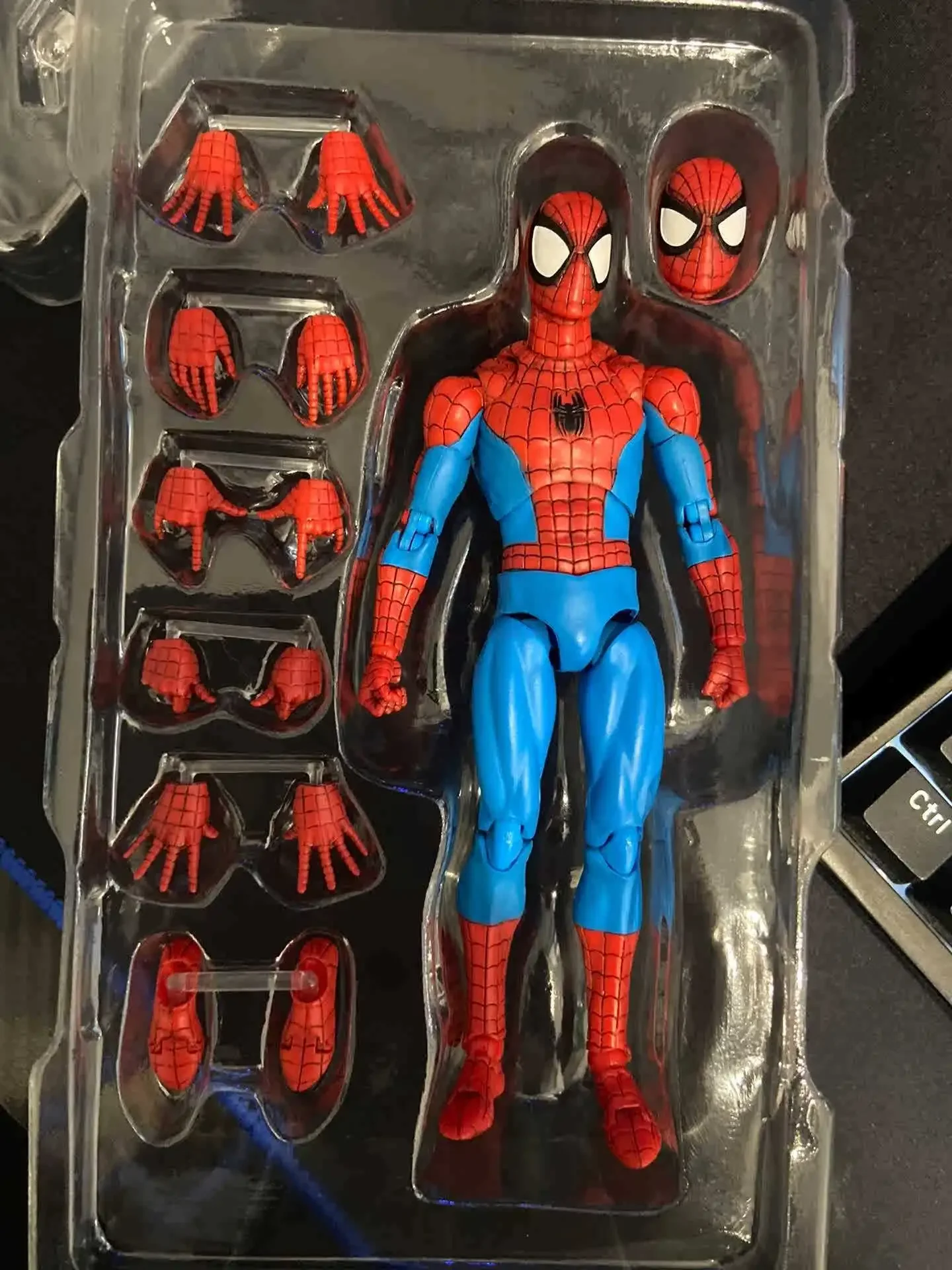 新品未開封 MAFEX No.185 スパイダーマン SPIDER-MAN Amazon.com: MAFEX Spider-Man Upgraded Suit Spider-Man: Far