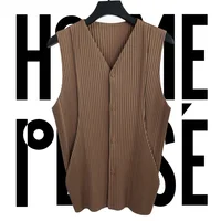 Pleats 2024 Pleated New Men's Waistcoat Pleated Buckle Vest Summer New Business Casual Versatile Men's Clothing 1