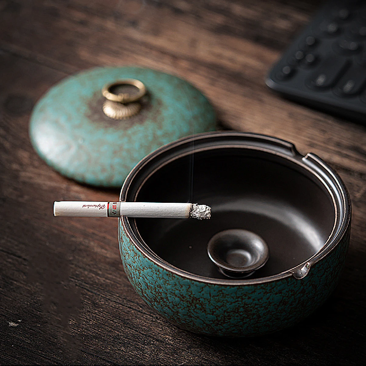 Creative covered ashtray, retro personalized ceramic ashtray, home living room office windproof extinguishing ashtray 1