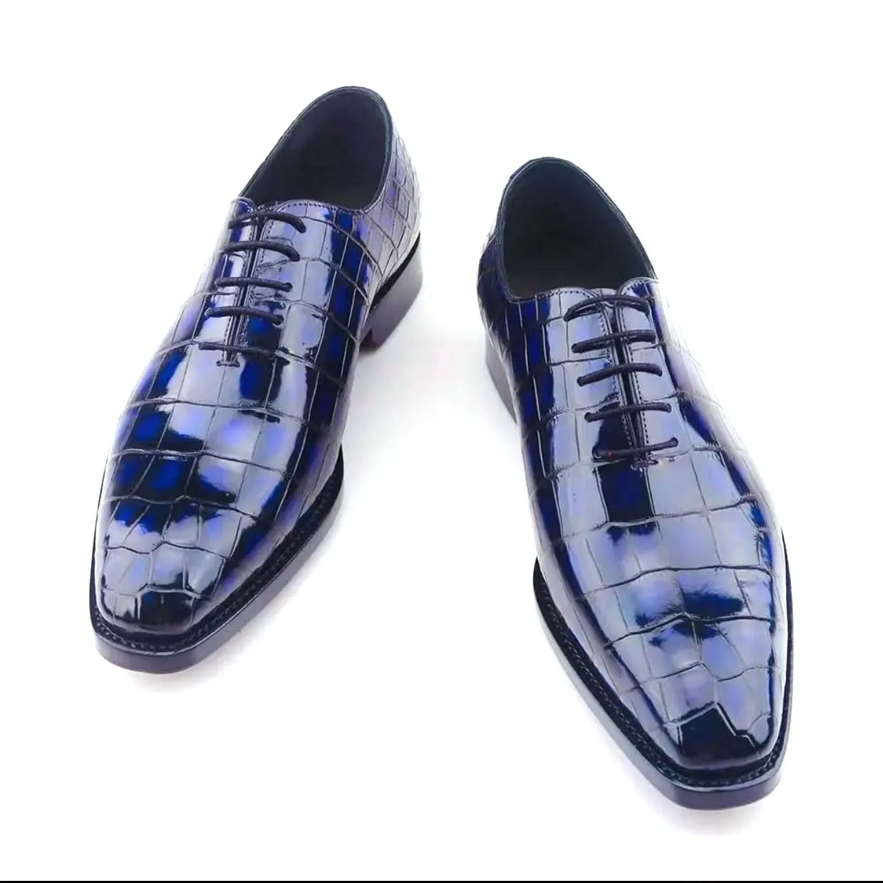 Рисунок 3 - Мужские классические туфли chue