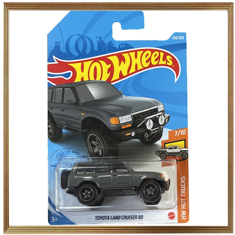 

Hot Wheels 1:64 Land Cruiser 80 Collection of die cast alloy trolley model ornaments