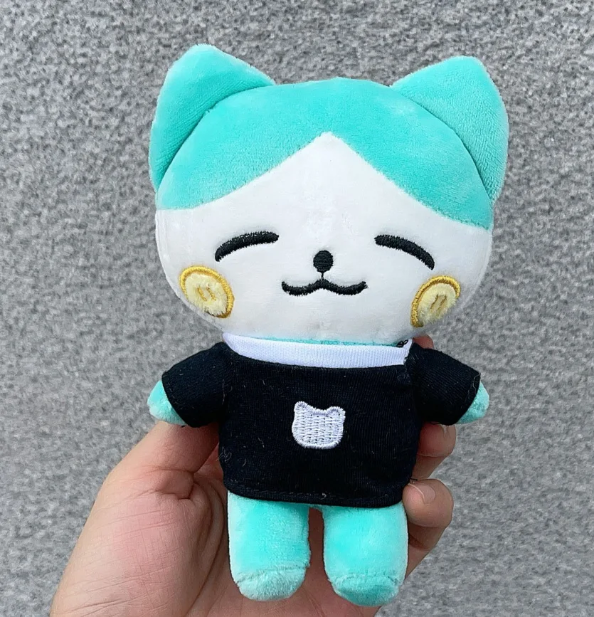Kpop itzyの人形のフィギュア、ぬいぐるみ、キーホルダー、世界