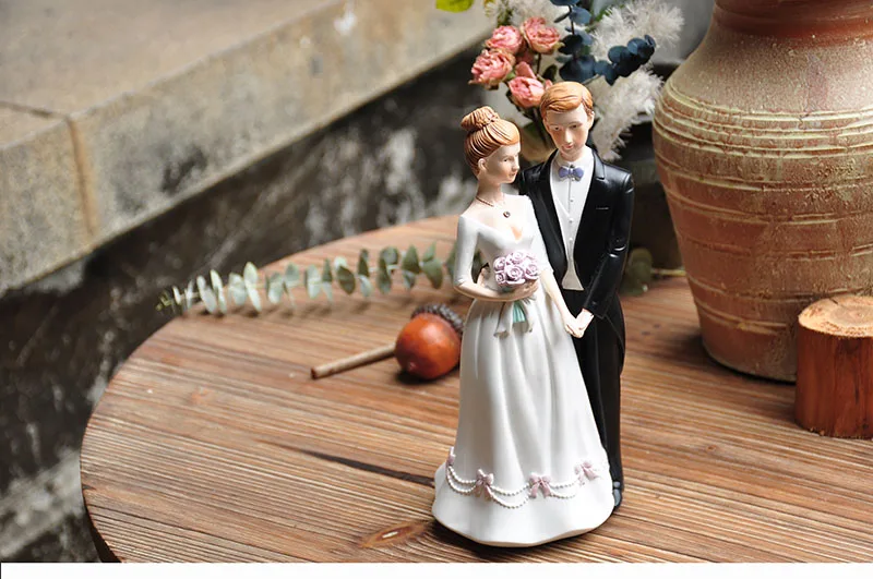 

big resin figure mental psychological sand table game box court therapy wedding couple