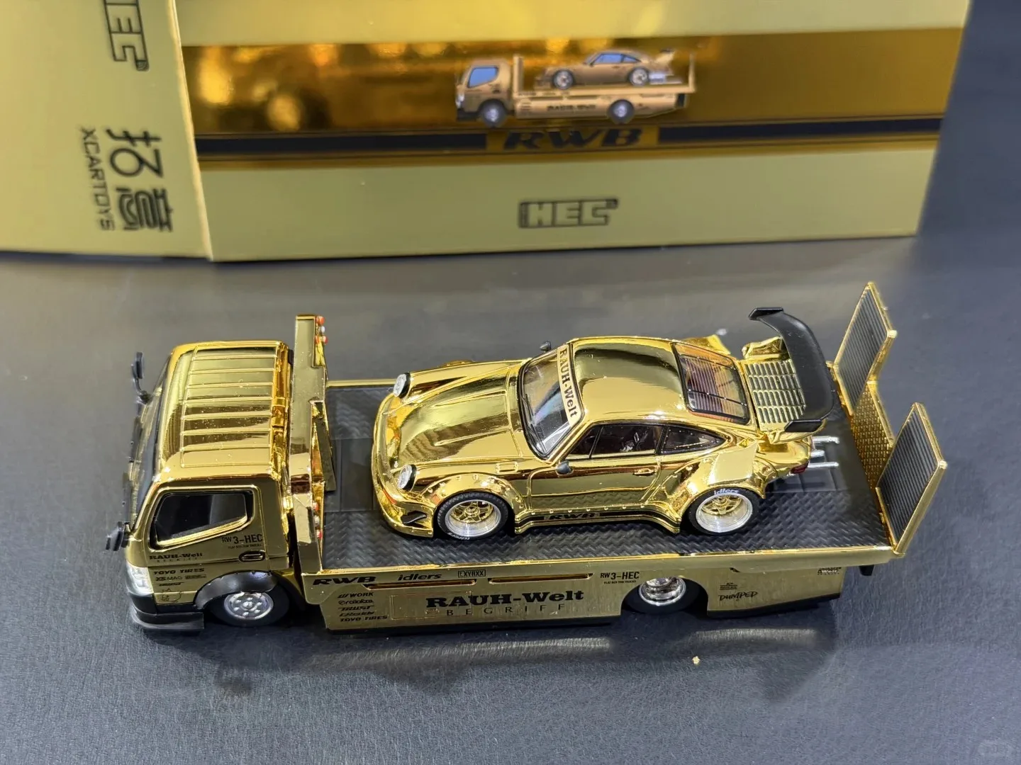 새로운 입고 상품 Xcartoys Poprace 1:64 Pandem Fuso-300 Rwb 930 Pandem Elise 합금 미니어처 다이캐스트 모델 트럭 모델 Hec Toys 선물