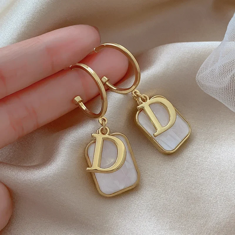 

Роскошные геометрические серьги-кольца для женщин, женские корейские висячие серьги с буквой D золотого цвета, металлические, японские, зеркальные, корейские, модные