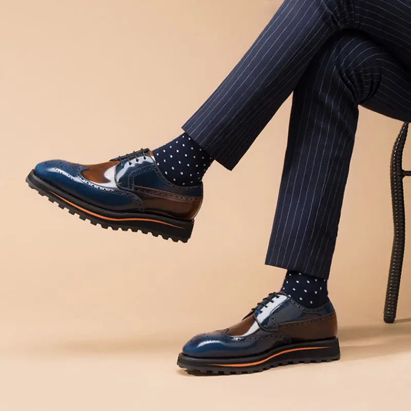 Leather shoes, men's business formal attire, carved men's shoes, black pointed lace up British wedding shoes