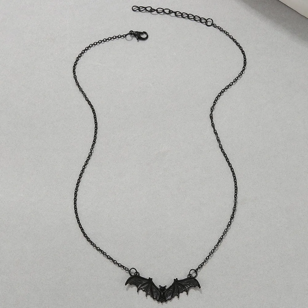Risparmia alla grande su Collana A Catena Di Pipistrello Collana Punk Alla Moda Con Pipistrello Nero Halloween Esagerata Catena Hip Hop Con Clavicola
