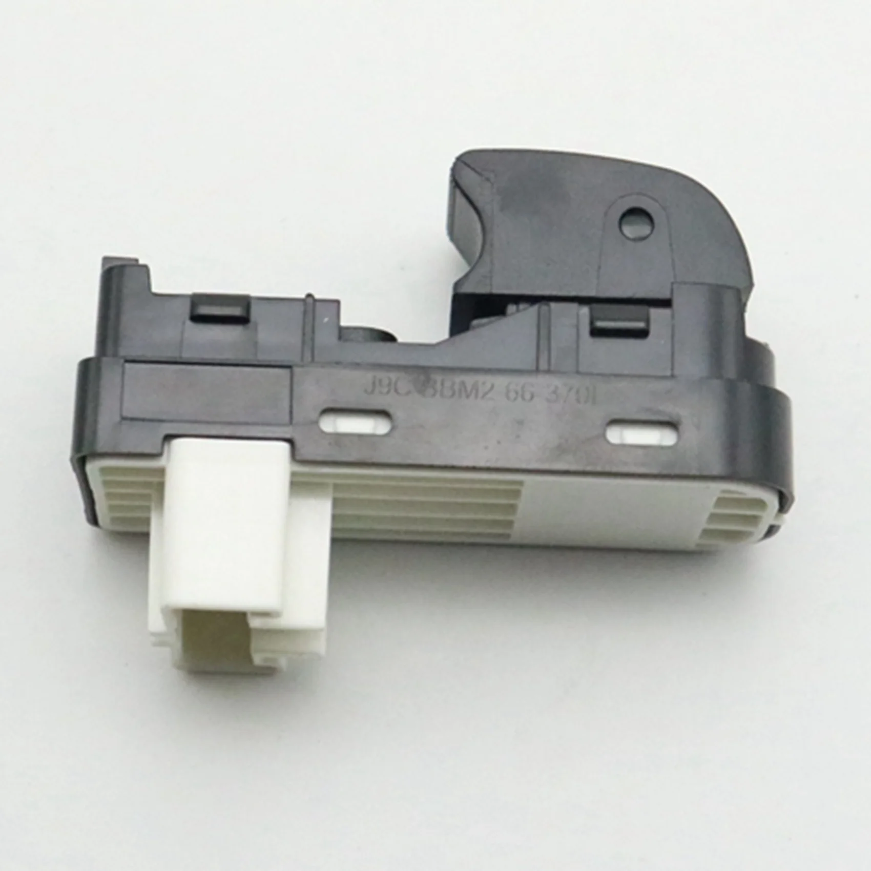32864276247, Mazda 3 2010-2013 ӵ 3 ġ   °   â  ġ ư BBM2-66-370