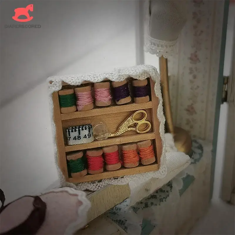 

Набор ножниц и игл для кукольного домика, 1:12