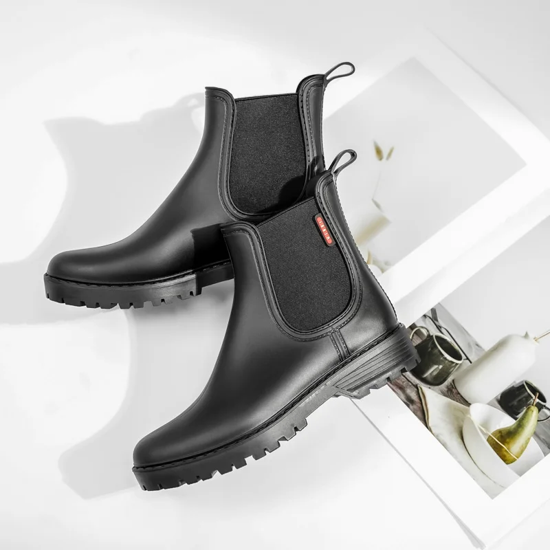 Women's short tube anti slip rain shoes lightweight waterproof water shoes fashionable Chelsea rain boots PVC one-time molding
