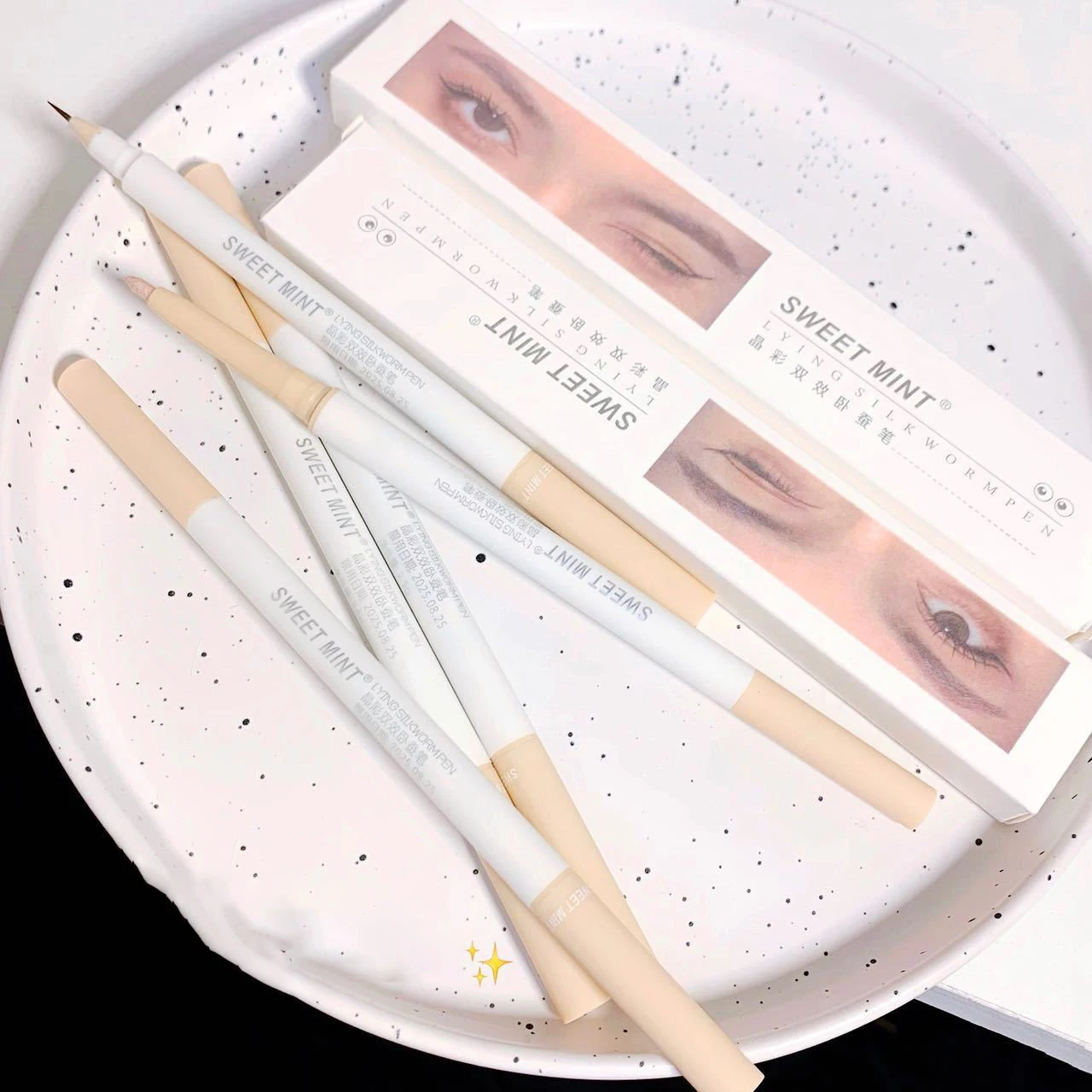 2 In 1 Liquid Eye Liner Shadow Pen Ultra Glitter Eyeliner Pencil Lasting Korean Eyes Makeup High Gloss Pigment Silkworm Gel Pen,liquid eyeliner,eyeshadow pencil,eyeshadow pen,eyeliner pencil,makeup pen,eyeshadow eyeliner