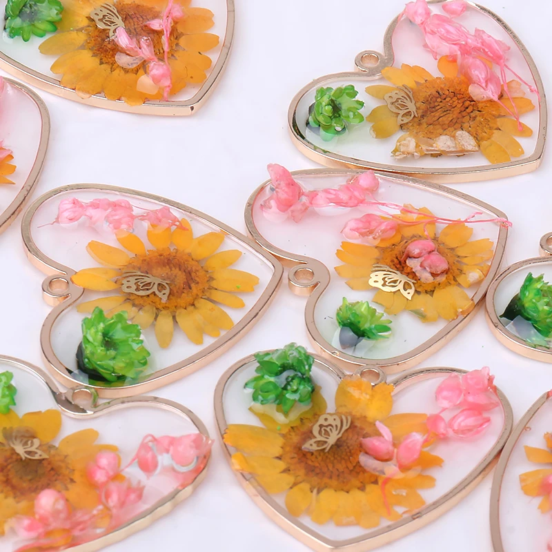 AHANDMAKER 32 Sets Flower Keychains