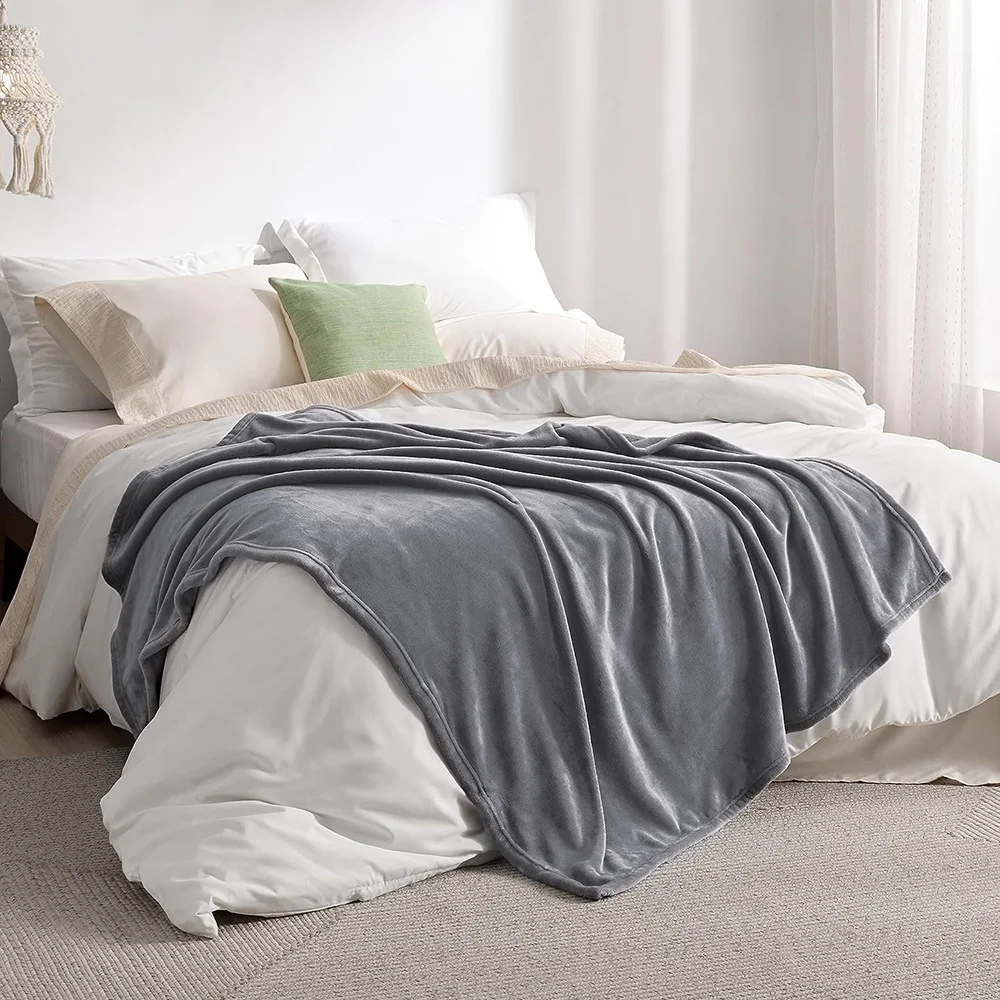 1pc Coral Fleece Blanket Simple Grey Blanket Soft Warm Throw Blanket Nap Blanket for Sofa Bed Camping Trip Office Pet Dog 3