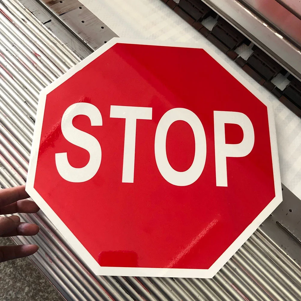 Рисунок 6 - Светоотражающий дорожный знак