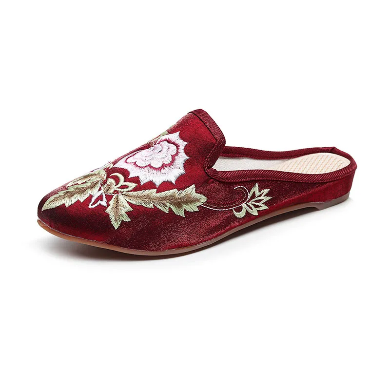 

Spring Autumn Fashion Embroidered Cloth Shoes Ethnic Style Pointed Toe Solid Color Outdoor Slippers