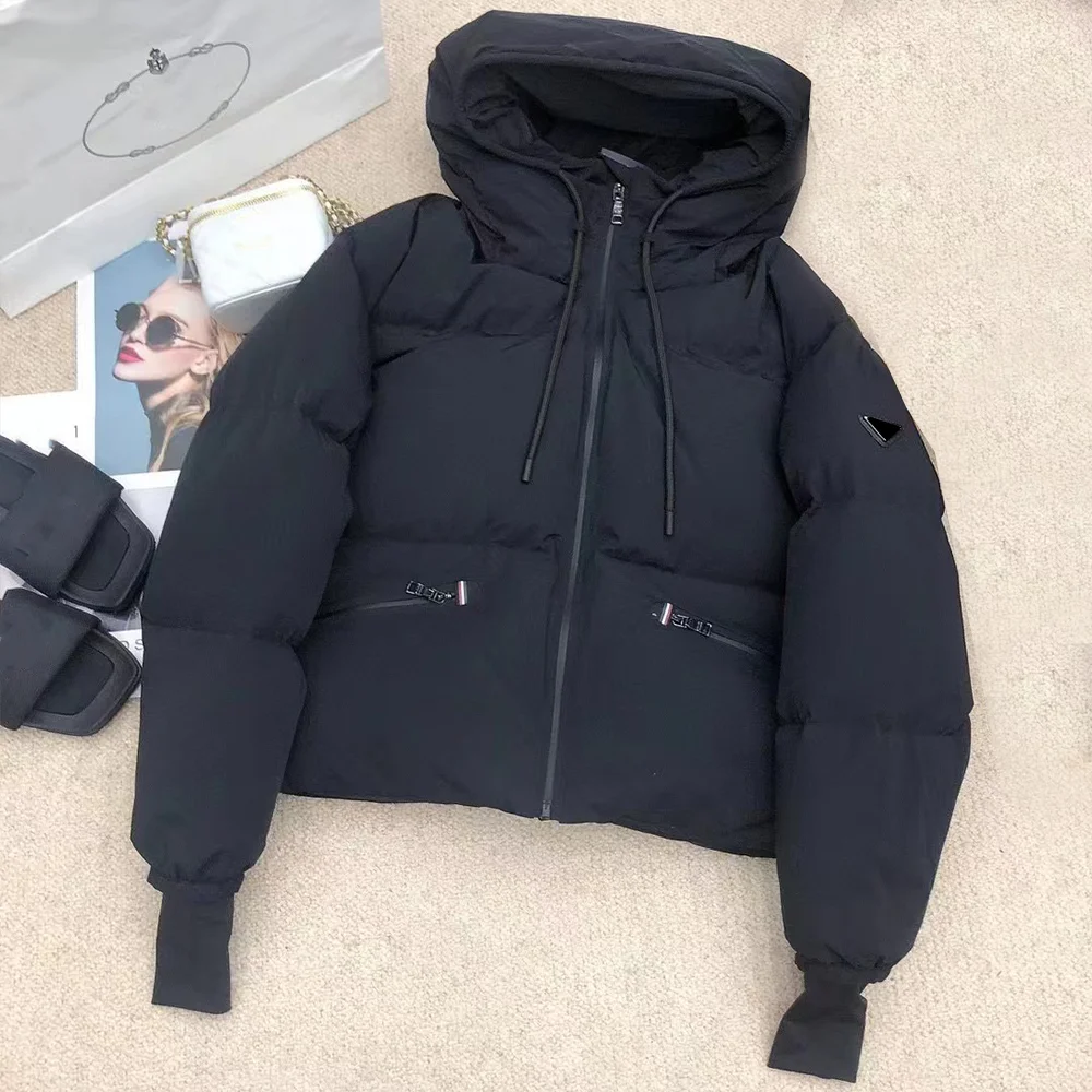 Рисунок 3 - Женский пуховик с капюшоном