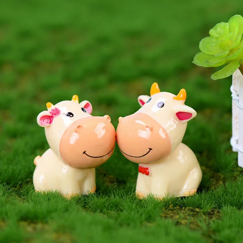 4PCS Cute Cow Family Animal Model Figurine Home Miniature Fairy Garden Decoration Accessories Statue Resin Craft Figurines