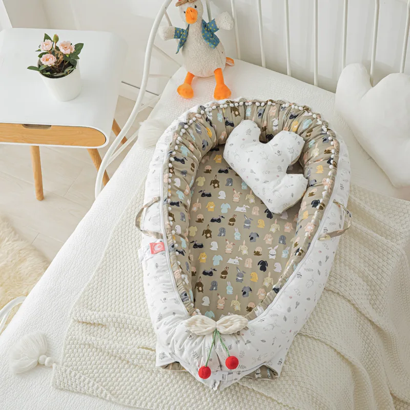 Lit de accent confortable avec oreiller pour bébé, lit de chaise