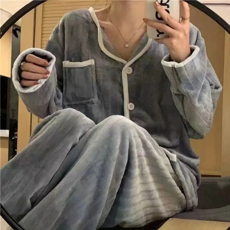 2023 New Little Bear Coral Plush Pajamas Women's Winter Lazy Style Loungewear Simple and Thickened V-neck Loose Homewear Set