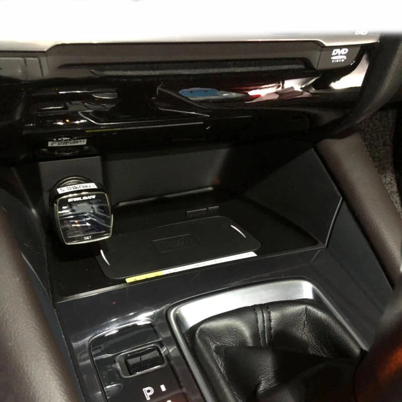 

For Mazda 6 Atenza 2014-2018 15W car wireless charger QI phone charger fast charger charging pad panel phone holder accessories