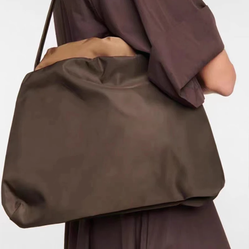 TR nylon shoulder bag is simple large capacity, and stylish for women