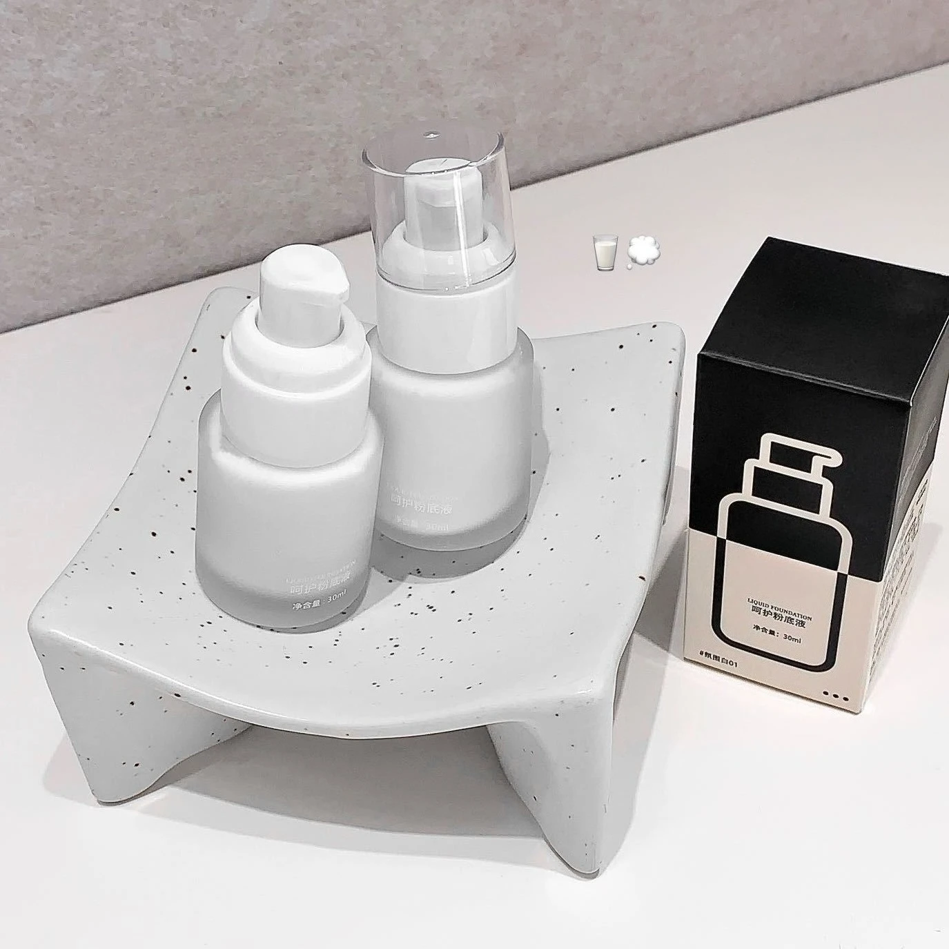 Matte White Liquid Foundation Makeup Buildable Coverage Primer & Concealer Stick Waterproof & Long-Lasting for Halloween Cosplay