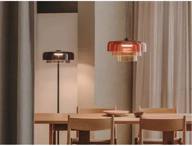 Structure en fer forgé de la lampe suspendue