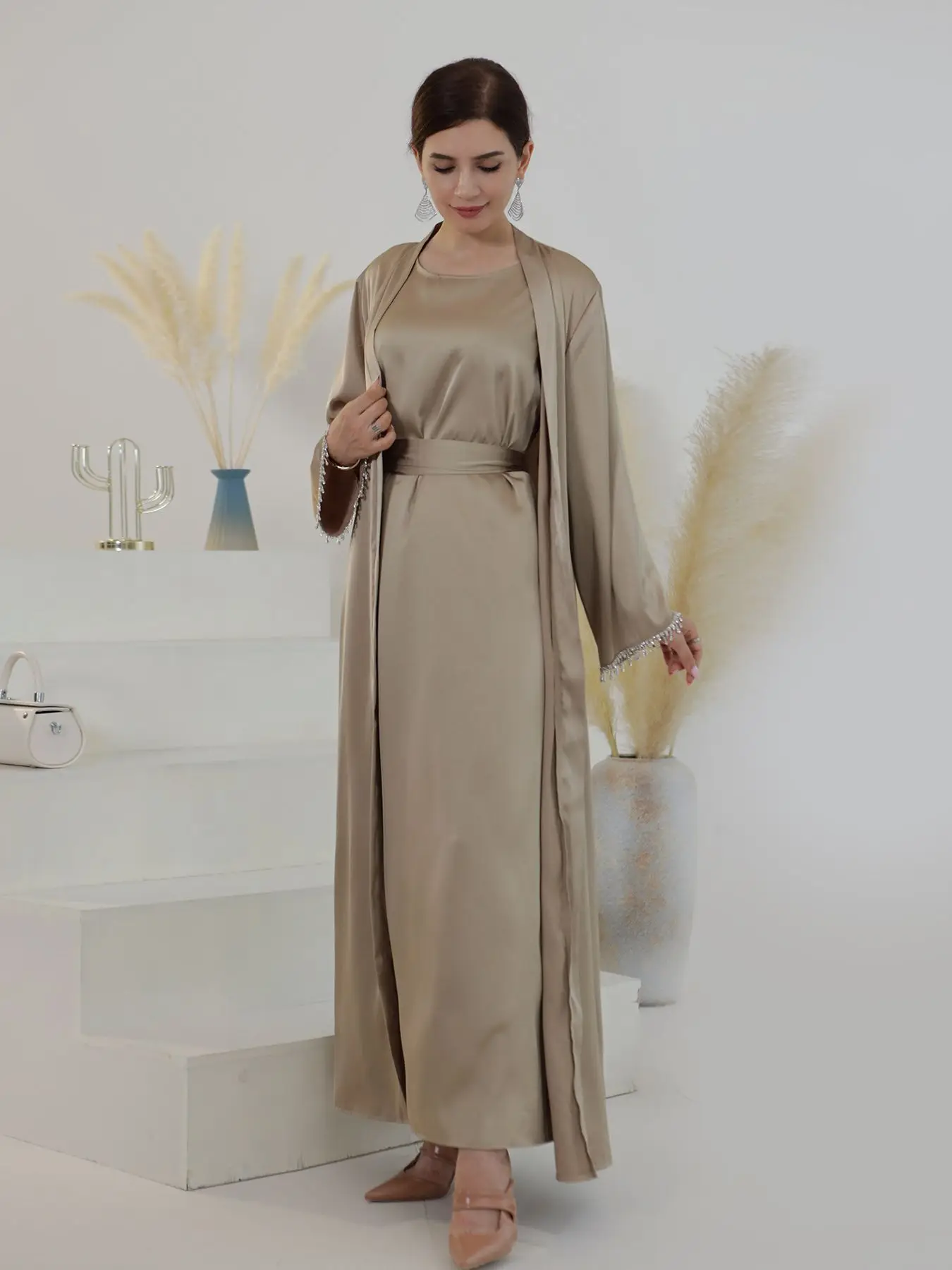 Latest Beading Kimono Muslim Robe Abaya Syari Female Full Length Tassel Muslim Abaya Worship Service Abayas Sets Wy1673