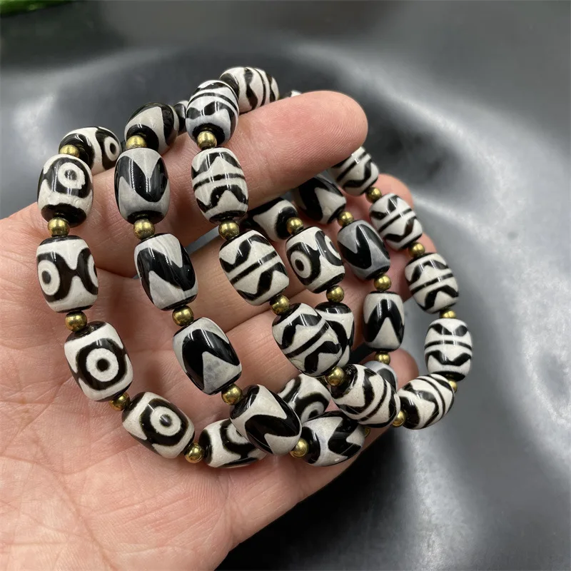 Bracciale In Agata A Tre Occhi In Bianco E Nero Con Doppio Dente Di Tigre In Stile Tibetano