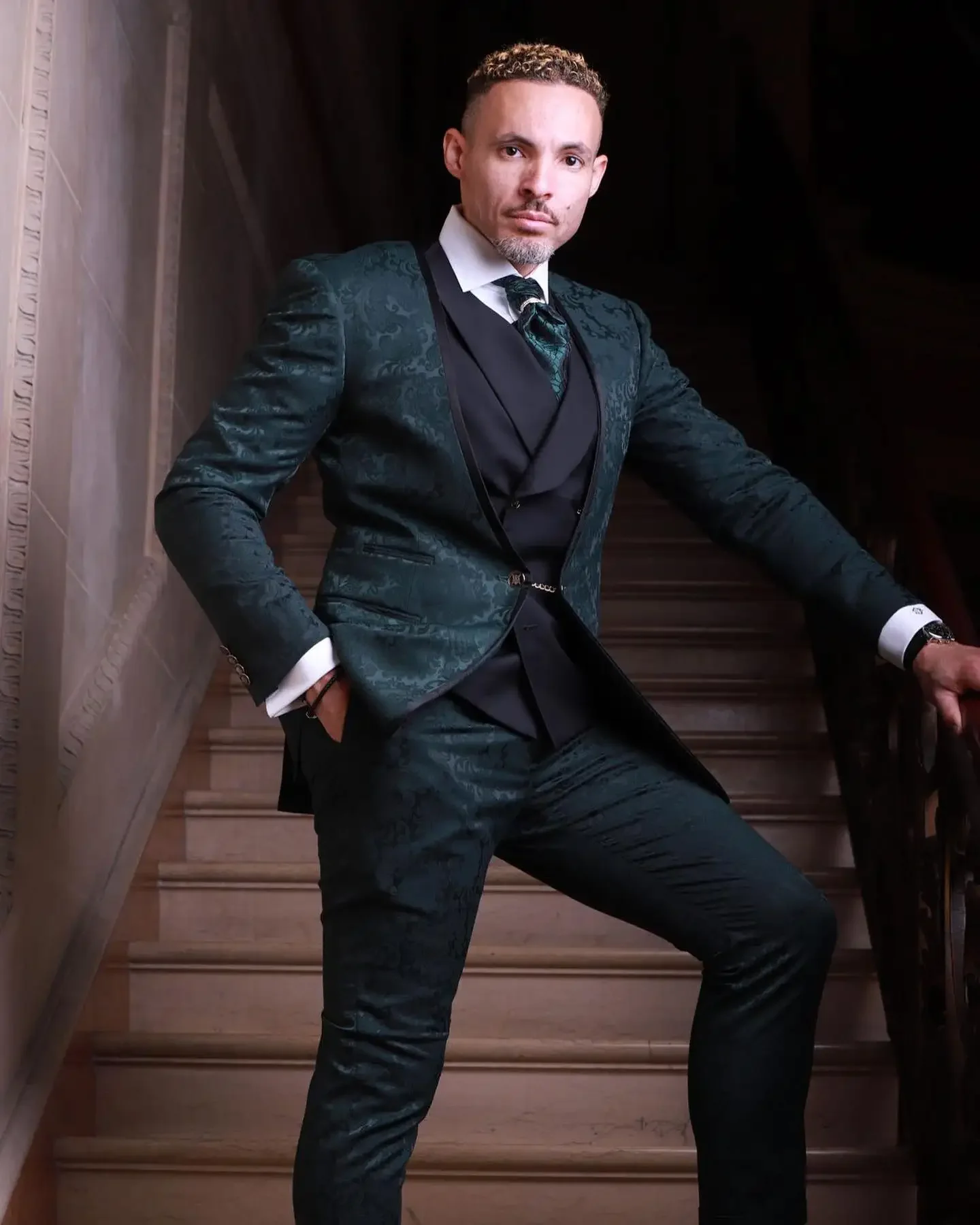 

2024 Latest Coat Pant Designs Custom Made Green Men Suits Slim Fit 3 Piece Tuxedo Terno Groom Blazer Prom Party Suits Marriage