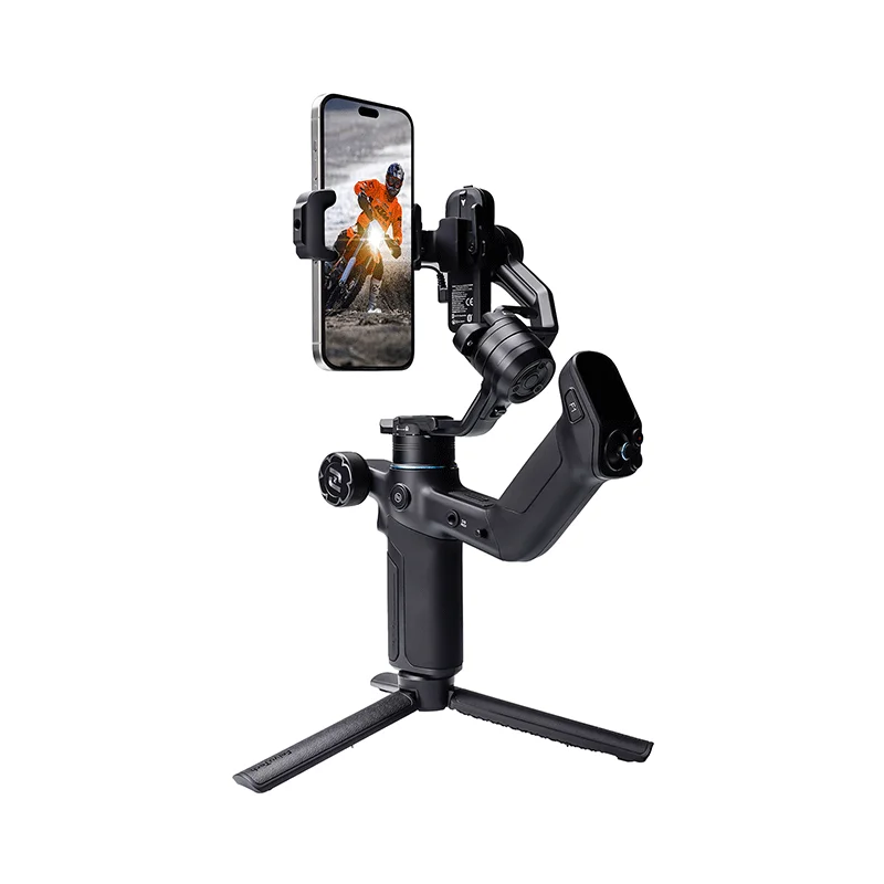 Utilisation du SCORP Mini 3 Kit en mode selfie avec smartphone, stabilisation active.