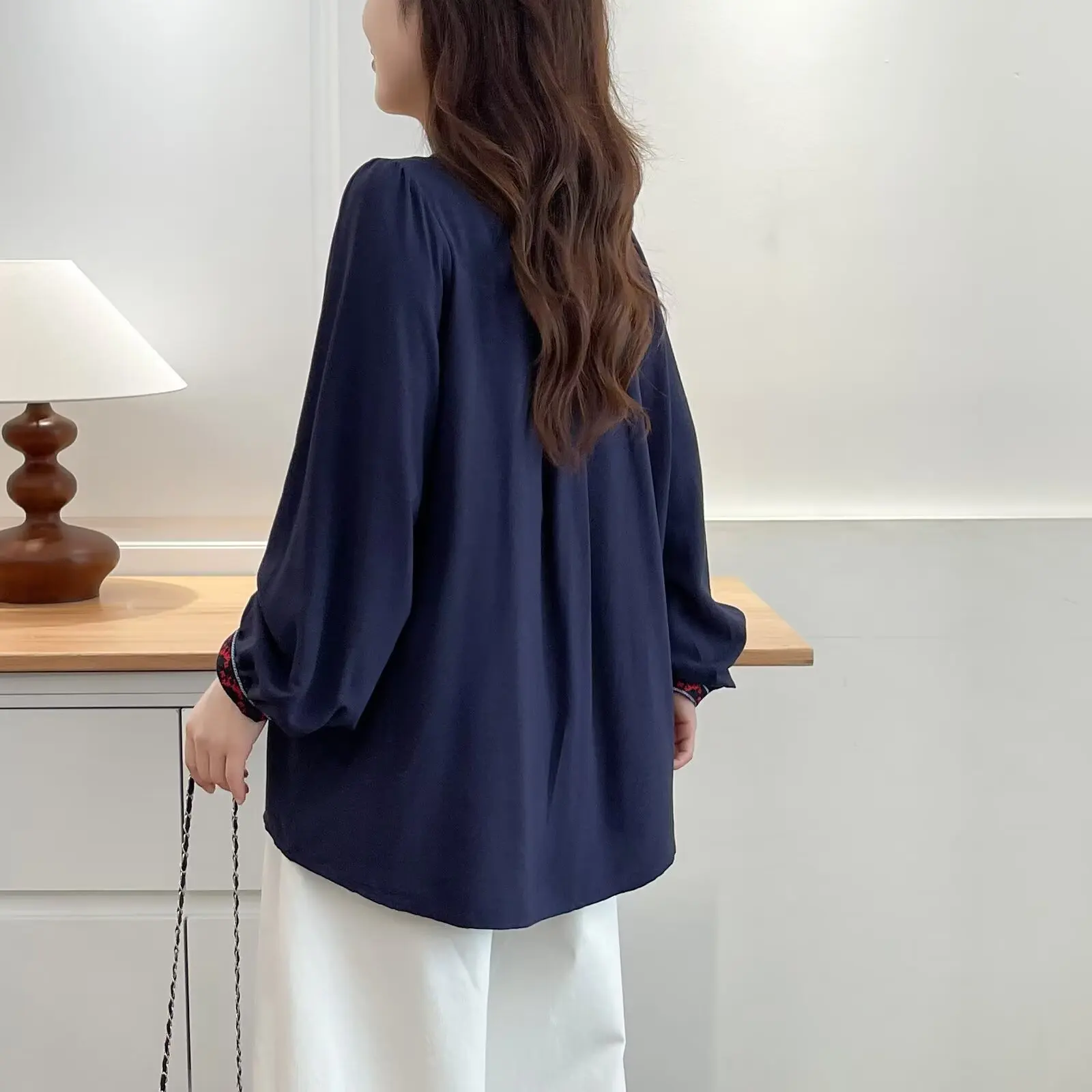 Fashion Plus Size Women's Blouses Autumn New Style Retro V-neck Embroidered Shirt Ethnic Style Top 2583