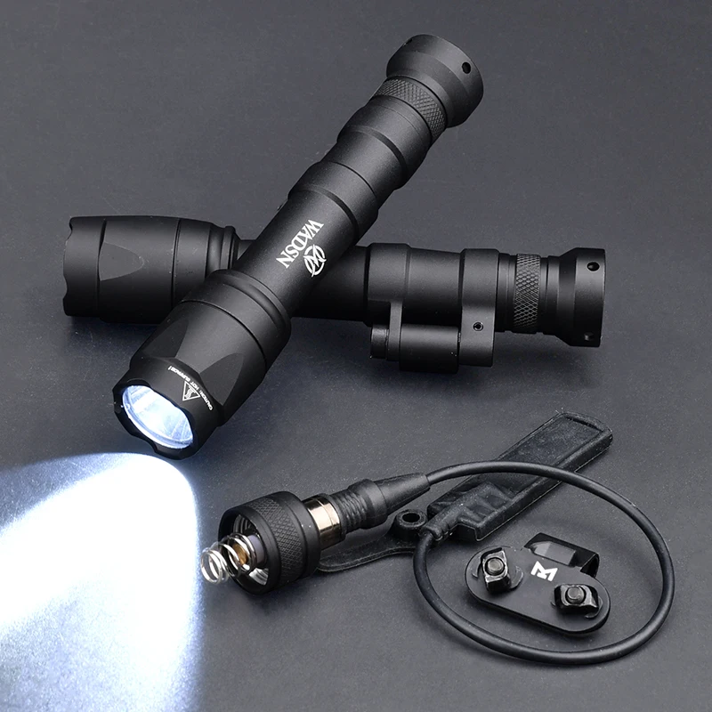 

WADSN Surefir M640 M640C Scout Light Tactical 640 Lumens Metal Fold Weapon Lamp Fit Picatinny Rail MLOK KEYMOD Airsoft Hunting