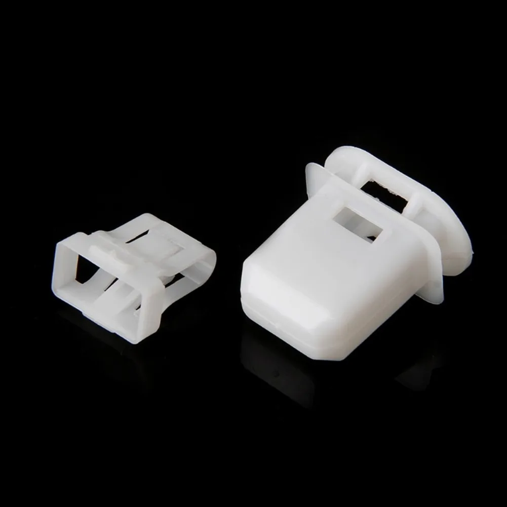 Скоба спинки заднего сиденья нива 2121. 94535926 фиксатор заднего сиденья. Кронштейн крепления сидения нива 21213. Защелка сиденья. Фиксатор спинки заднего сиденья нива 2121.