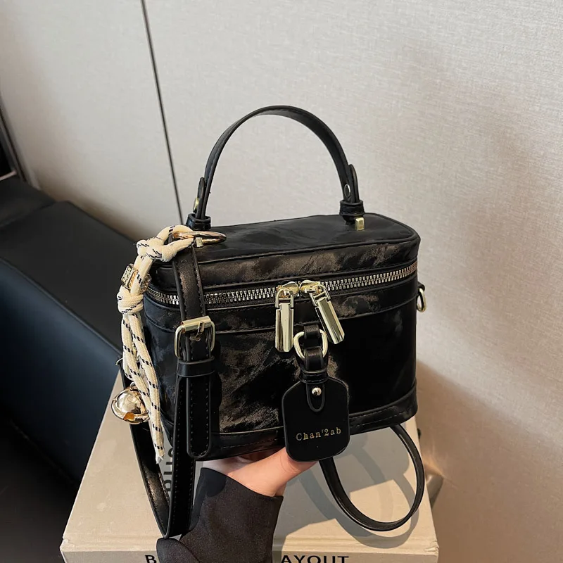 حقيبة دلو عصرية محمولة باليد، حقيبة كتف كاجوال عصر...