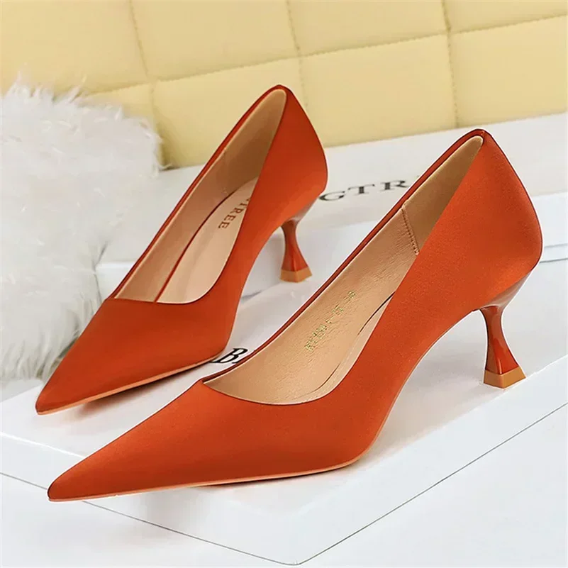 Big Size 34-43 Women Silk Versatile Middle Low Kitten Heels Shoes Lady 5.5cm High Heels Basic Office Work Satin Dark Green Pumps 5