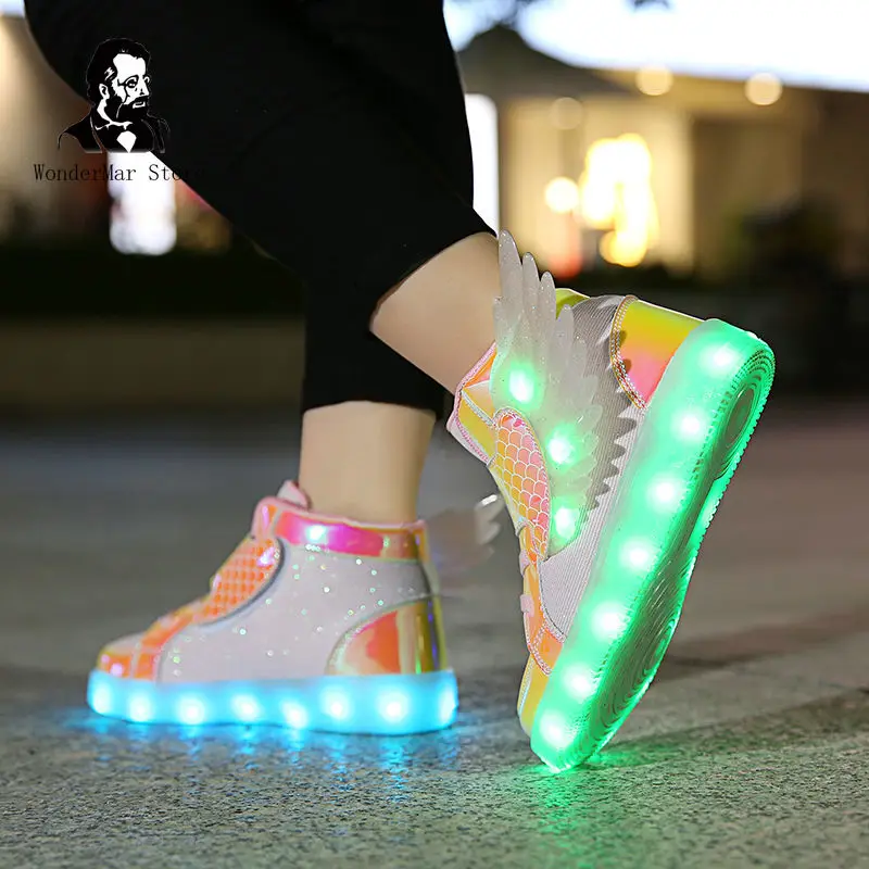 

New sports shoes for boys and girls USB light small white shoes students LED colorful children's shoes flash shoes