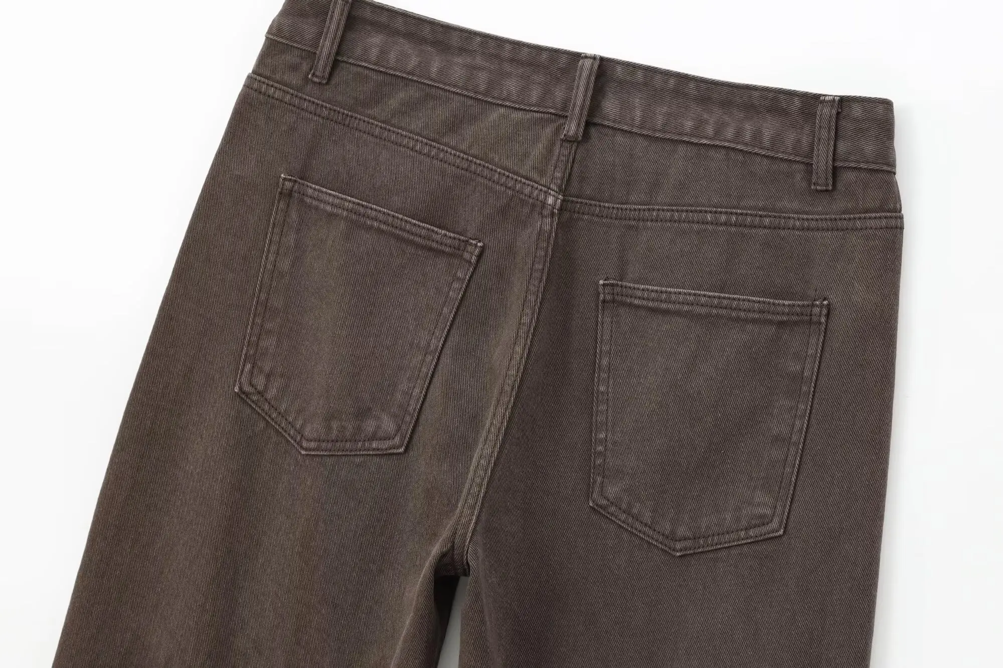 Fit and silhouette of the denim pants