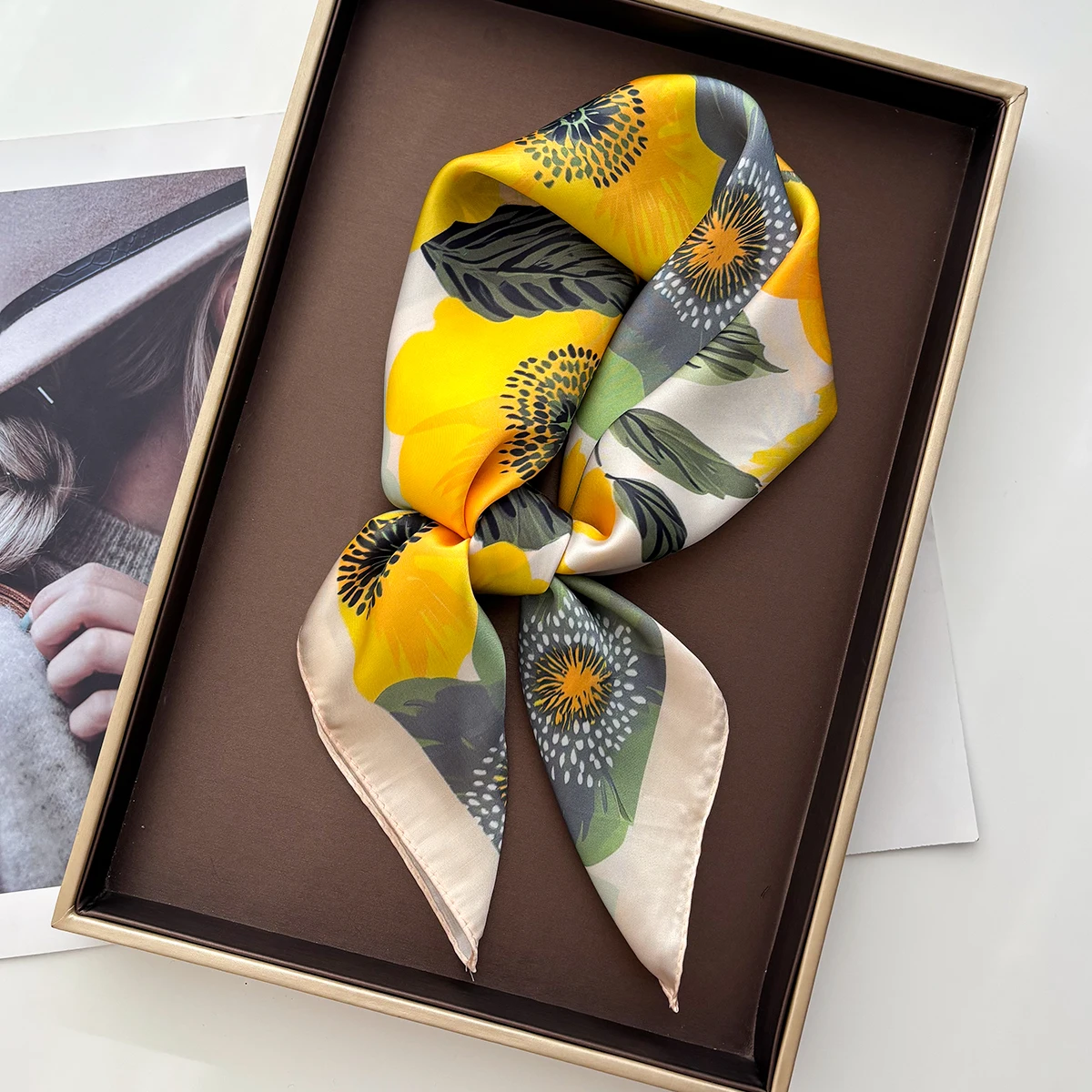 Luxuriöser quadratischer Schal mit Blumenmuster für Damen, Schals, Bandanas, Hijab, Halstuch, eleganter Schal für Reisen – Detail 8