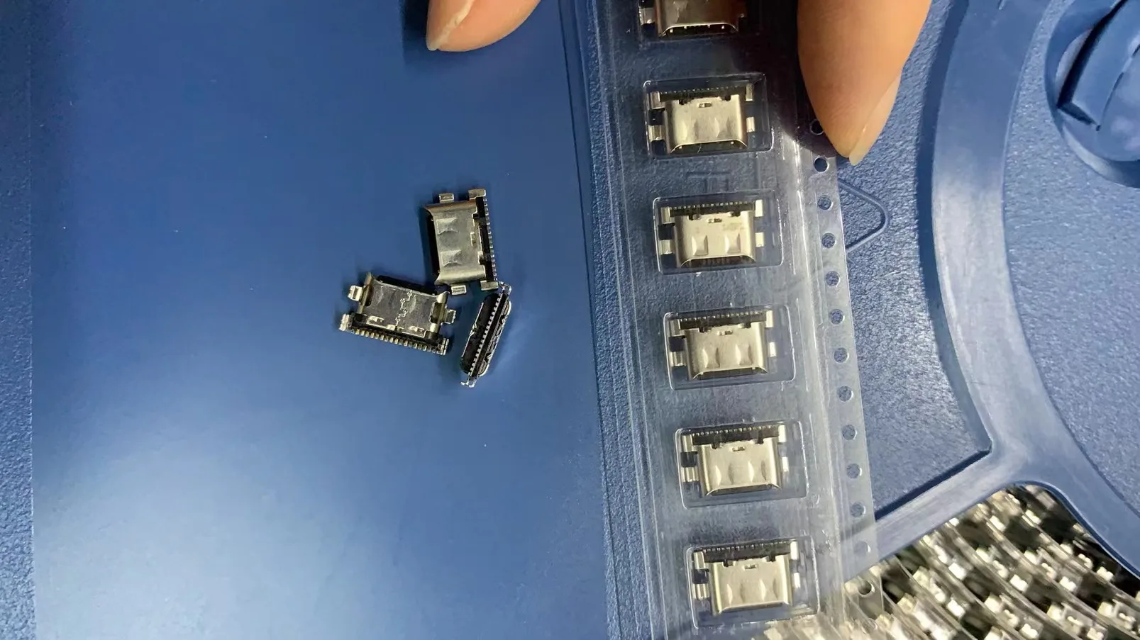 Bulk Pack of 10-100 New USB Charging Dock Port Connectors, 18-Pin Design