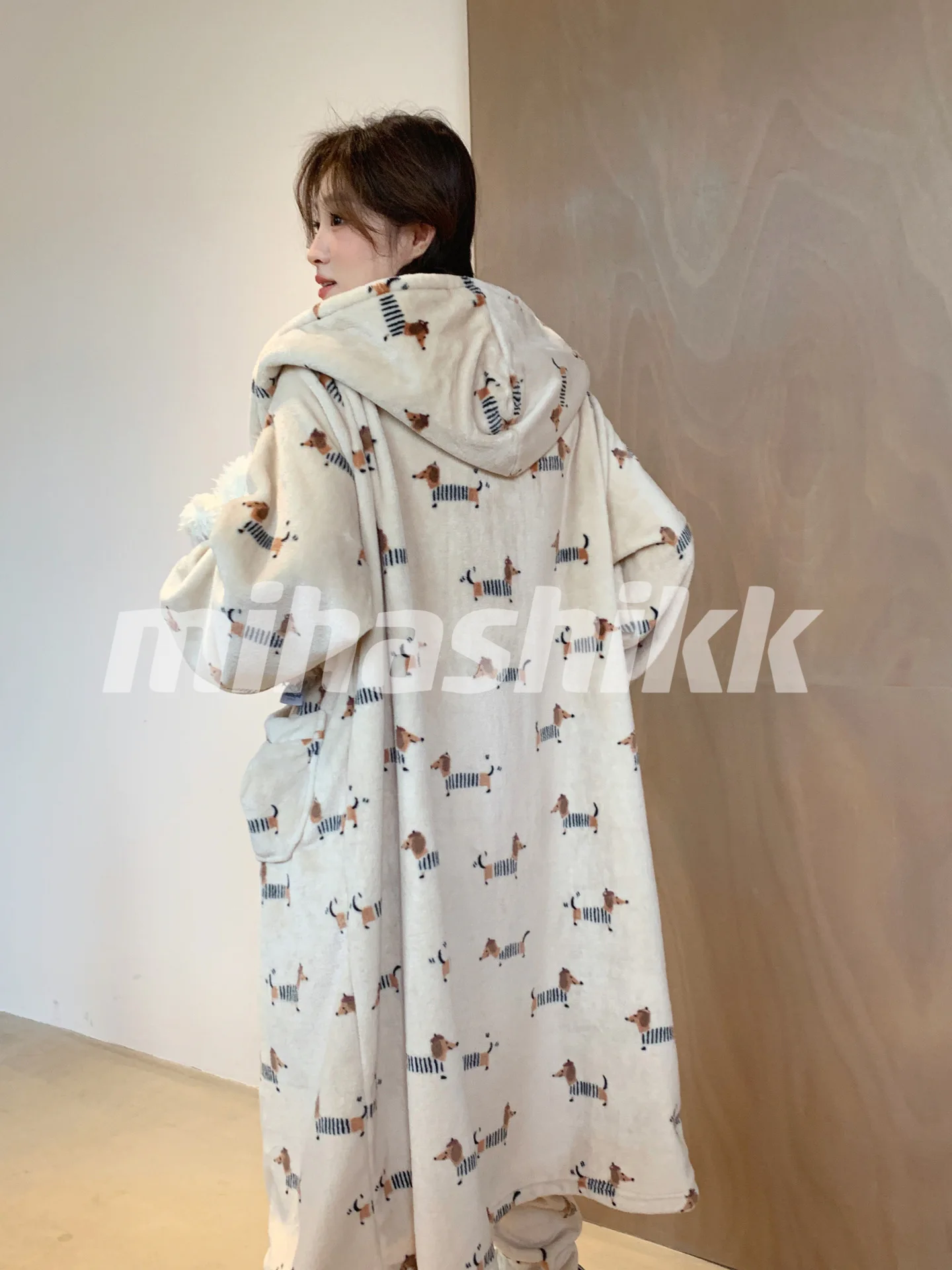 Fall Winter Women's Robe Cute Dachshund Print Fleece Thick Night-robe Nightgown Hooded Pockets Long 39925 women dress women sleepwear sleepwear pajamas