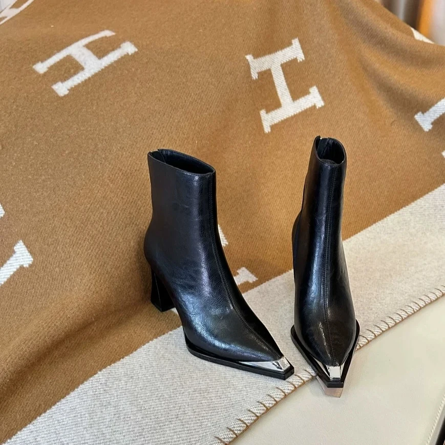 נשים עקבים גבוהים קרסול מגפיים אלגנטיות מעור נעלי עור אישה חורף 2025 מותג אופנה חדש סקסי גותים צ 'לסי גותים