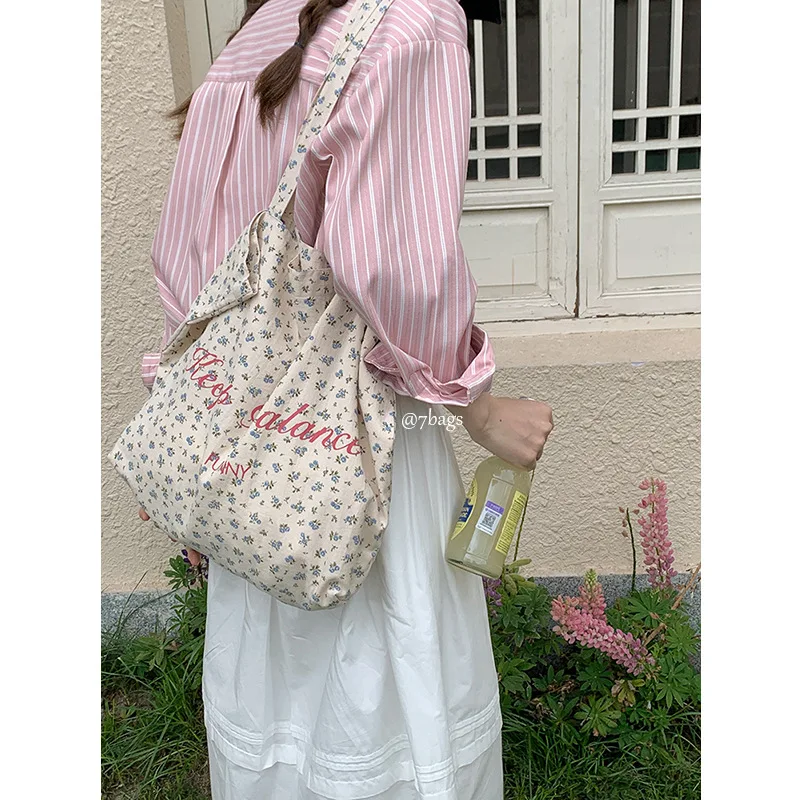 1 Pc Aesthetic Shoulder Bag for Student Girl Fashion Floral American Style Tote Bag Sweet High Capacity Makeup Book Storage Bag