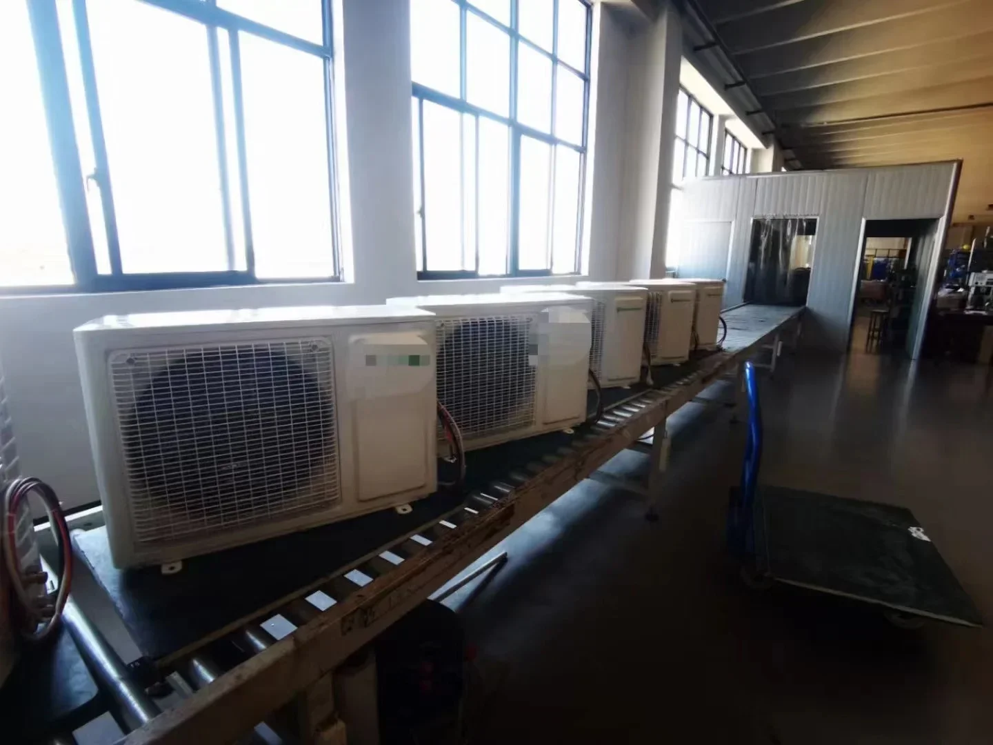 Air ConditionerHigh-Quality Affordable Hybrid DC And AC Solar Air Conditioner 24000BTU