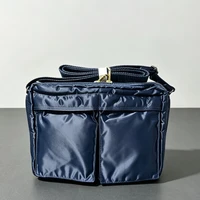 Sac bandoulière de luxe en nylon, taille L, avec petite pochette assortie, pour hommes et femmes, idéal pour le travail, les voyages et les trajets urbains. 3