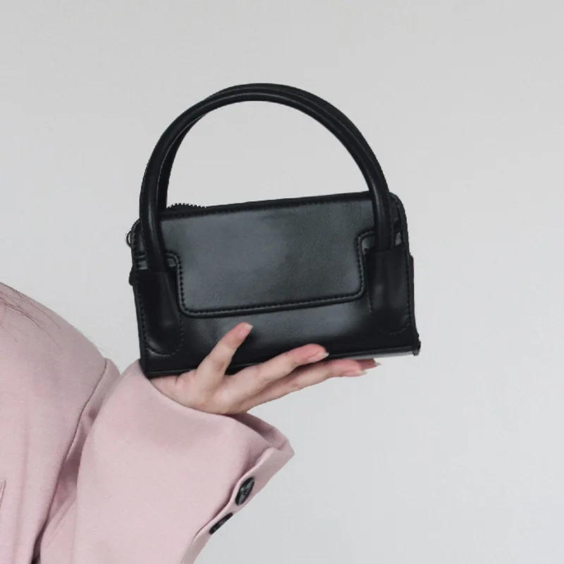 thumbnail image 1 of Bolso pequeño cuadrado plateado elegante con diseño de nicho para mujer, bolso bandolera para teléfono móvil, lápiz labial, verano 2024, 1 of 5